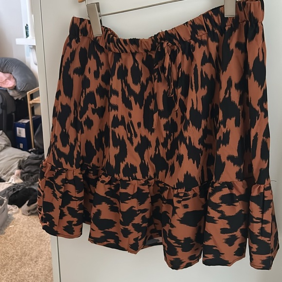 SHEIN midi skirt - Picture 3 of 4